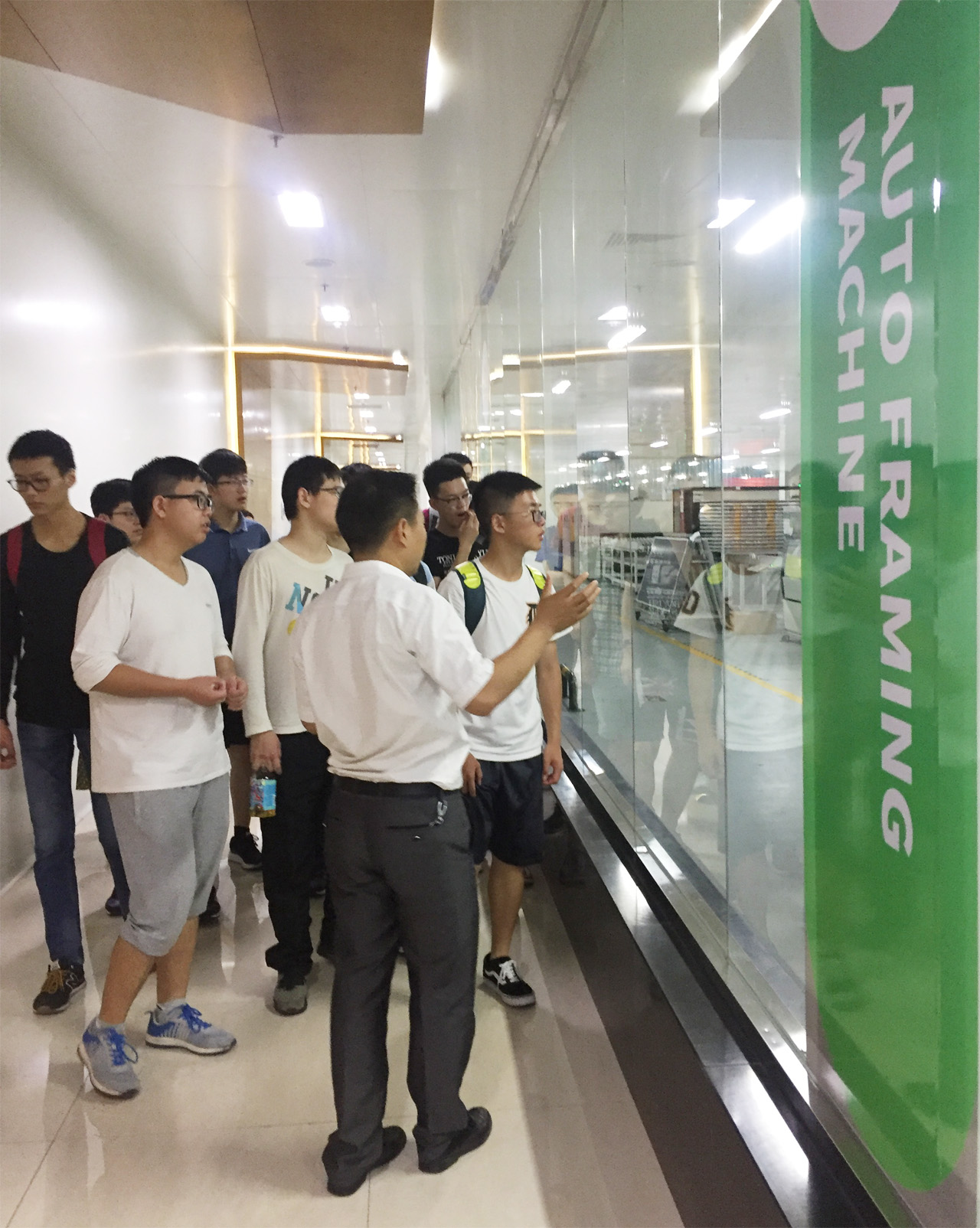 正泰能源生产流水线-小.jpg